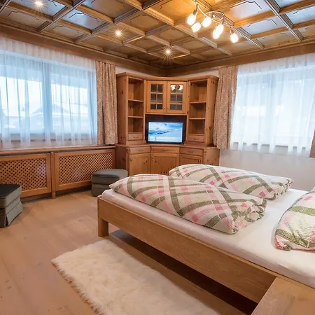 Πανσιόν Haus Kaserer