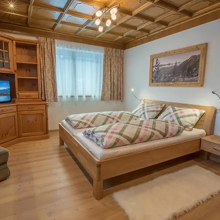 Haus Kaserer Πανσιόν *